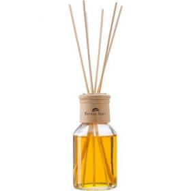 Reed diffuser with one 100ml glass bottle of vanilla fragrance. 