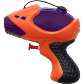 Plastic water gun