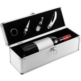 Wine set in gift box